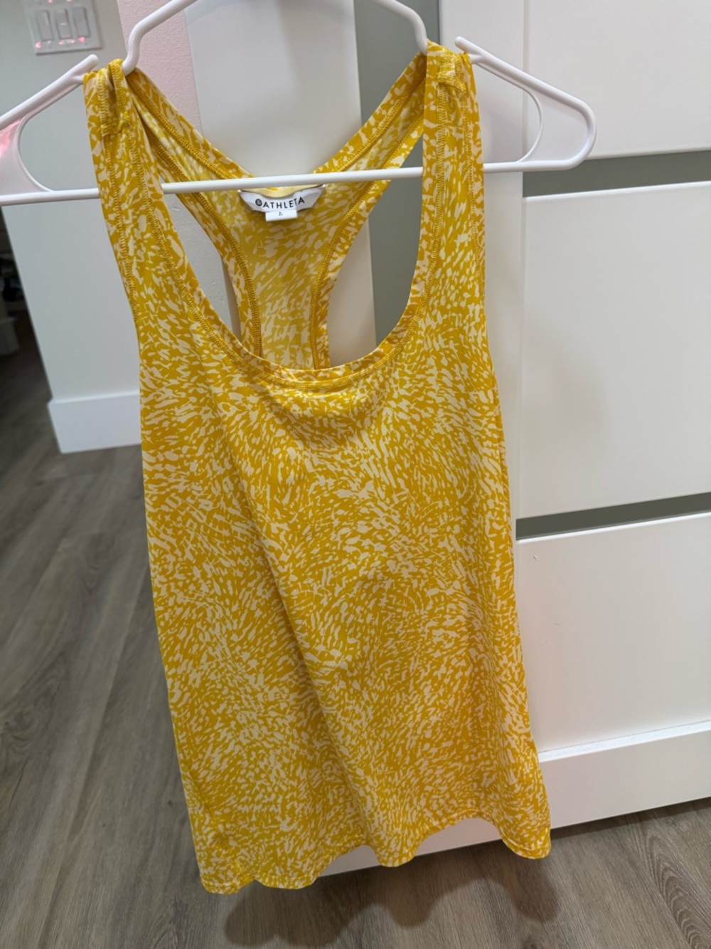 Athleta Workout Tank – Abstract Yellow Pattern – Size (L)